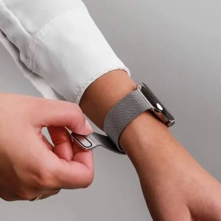 Apple Watch Milanese Loop Band