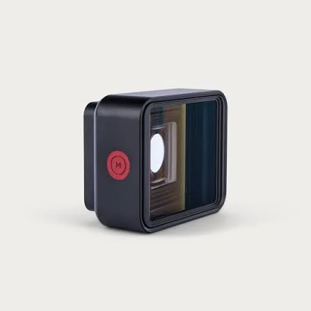 Moment Anamorphic Lens