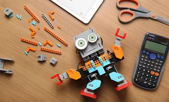 UBTECH Jimu Buzzbot & Muttbot